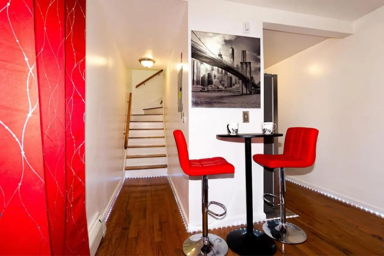 Stunning Private Room Suite 2 With Private Bathroom In Duplex Apartment In Brooklyn, Ny New York