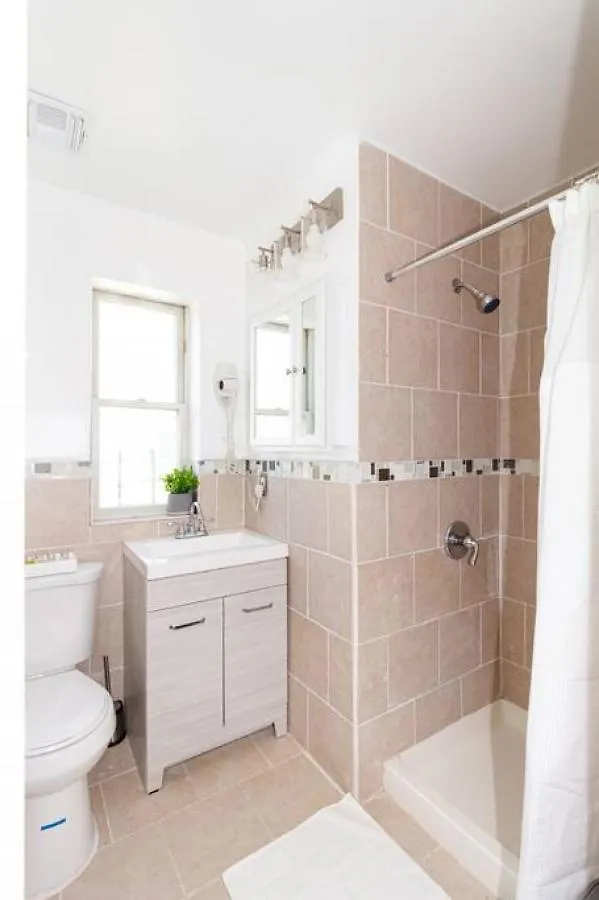 Stunning Private Room Suite 2 With Private Bathroom In Duplex Apartment In Brooklyn, Ny New York 0*,