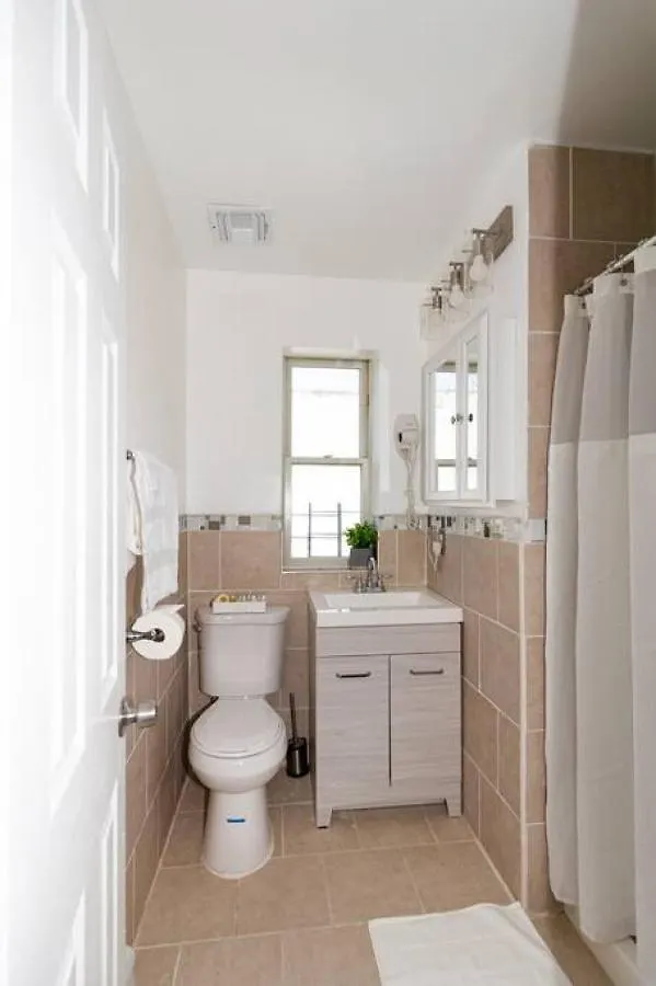 Stunning Private Room Suite 2 With Private Bathroom In Duplex Apartment In Brooklyn, Ny New York