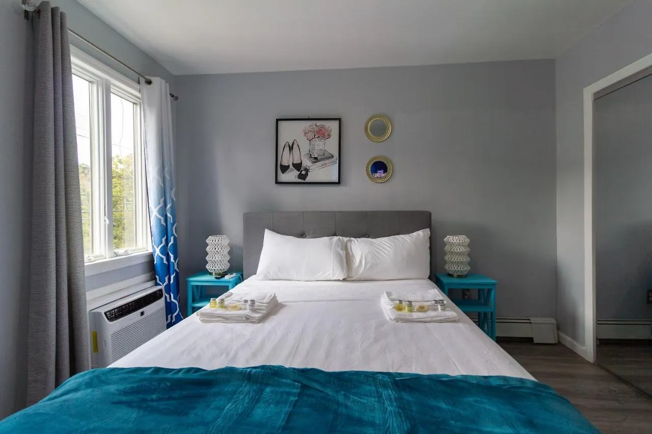 Stunning Private Room Suite 2 With Private Bathroom In Duplex Apartment In Brooklyn, Ny New York