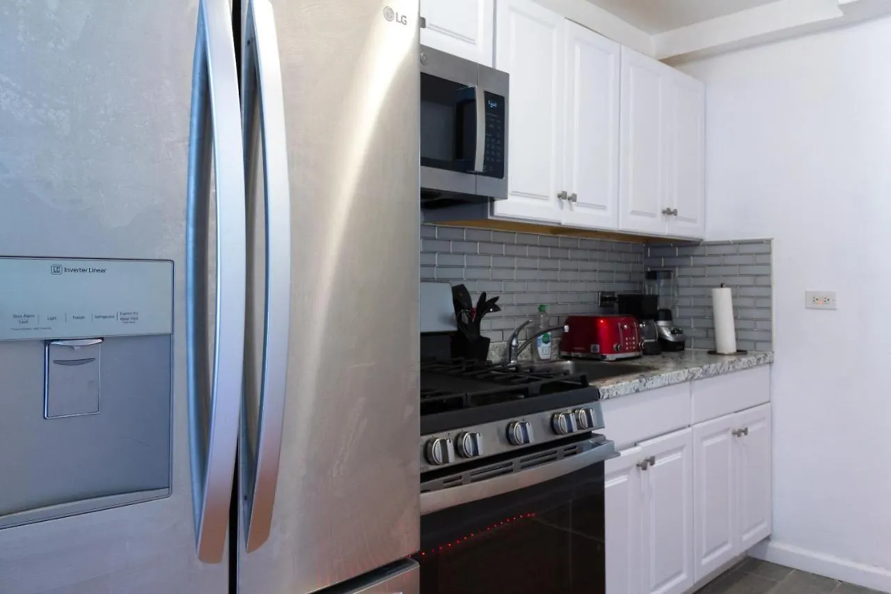Stunning Private Room Suite 2 With Private Bathroom In Duplex Apartment In Brooklyn, Ny New York 0*,